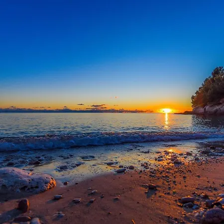 New Large App Near Sea, Cozy 3 Bedrooms&2 Bathrooms Pula