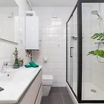 New Large App Near Sea, Cozy 3 Bedrooms And 2 Bathrooms