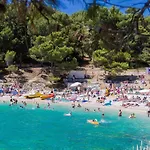 דירה New Large App Near Sea, Cozy 3 Bedrooms And 2 Bathrooms פולה