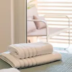 New Large App Near Sea, Cozy 3 Bedrooms And 2 Bathrooms דירה *