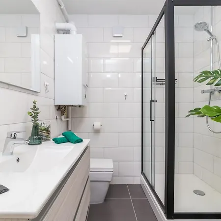 New Near Sea With 3 Bedrooms And 2 Bathrooms