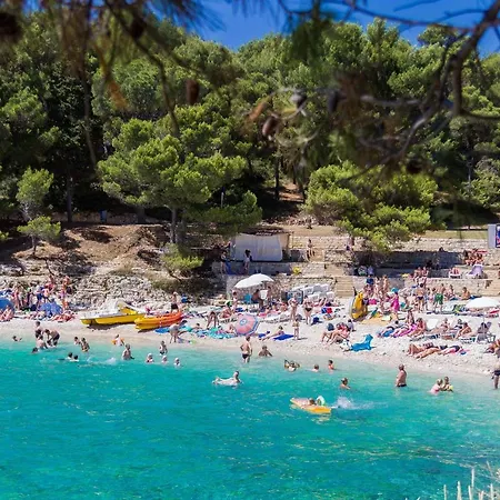 Daire New Large App Near Sea, Cozy 3 Bedrooms And 2 Bathrooms Pula