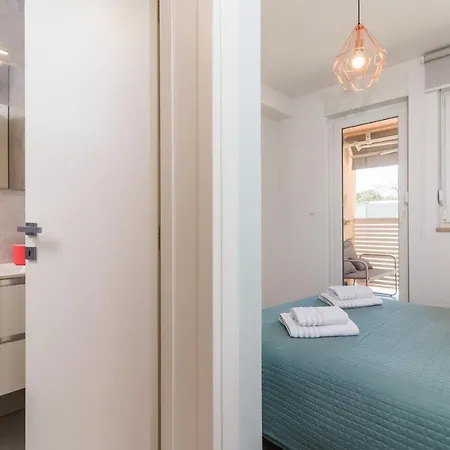 Daire New Large App Near Sea, Cozy 3 Bedrooms And 2 Bathrooms Pula