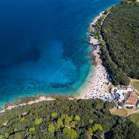 Daire New Large App Near Sea, Cozy 3 Bedrooms And 2 Bathrooms Pula