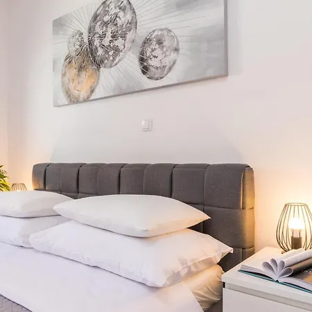 New Near Sea With 3 Bedrooms And 2 Bathrooms 普拉