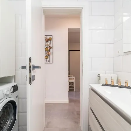 New Large App Near Sea, Cozy 3 Bedrooms And 2 Bathrooms Daire Pula