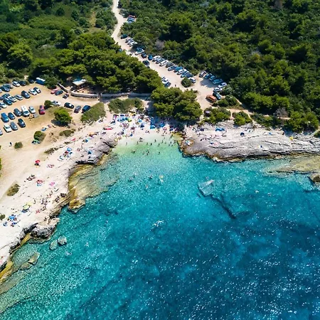New Large App Near Sea, Cozy 3 Bedrooms And 2 Bathrooms Apartment *