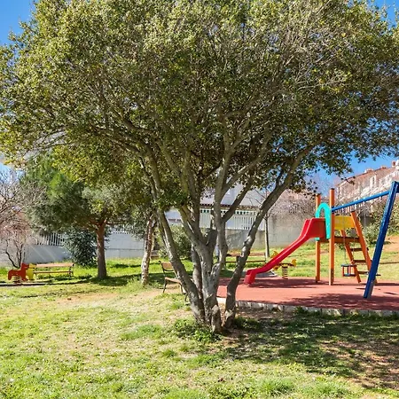 New Large App Near Sea, Cozy 3 Bedrooms And 2 Bathrooms