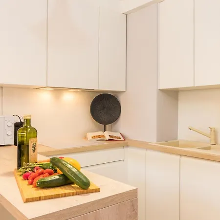 New Large App Near Sea, Cozy 3 Bedrooms And 2 Bathrooms *