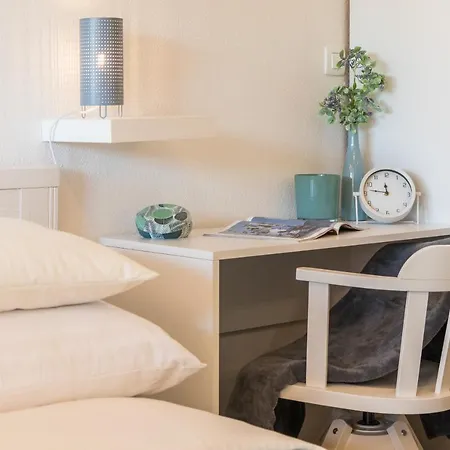 New Large App Near Sea, Cozy 3 Bedrooms And 2 Bathrooms Lejlighed Pula