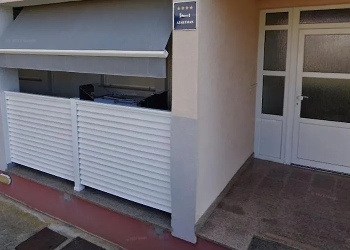 New Large App Near Sea, Cozy 3 Bedrooms And 2 Bathrooms Lejlighed Pula